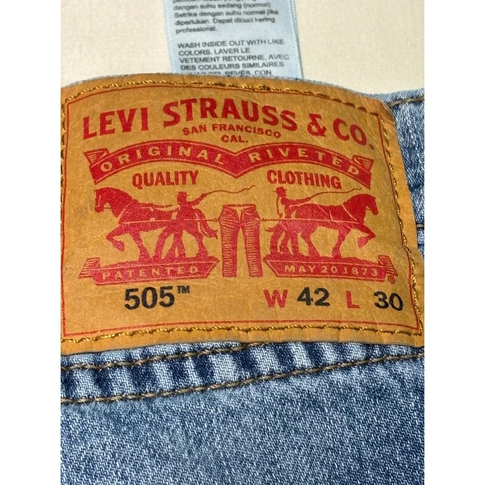 Levi's 505 Jeans Mens W42 L30 Regular Fit Straight Leg Medium‎ Wash Denim